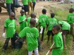 Hope for poor and sick - community cleaning of Nairobi 2